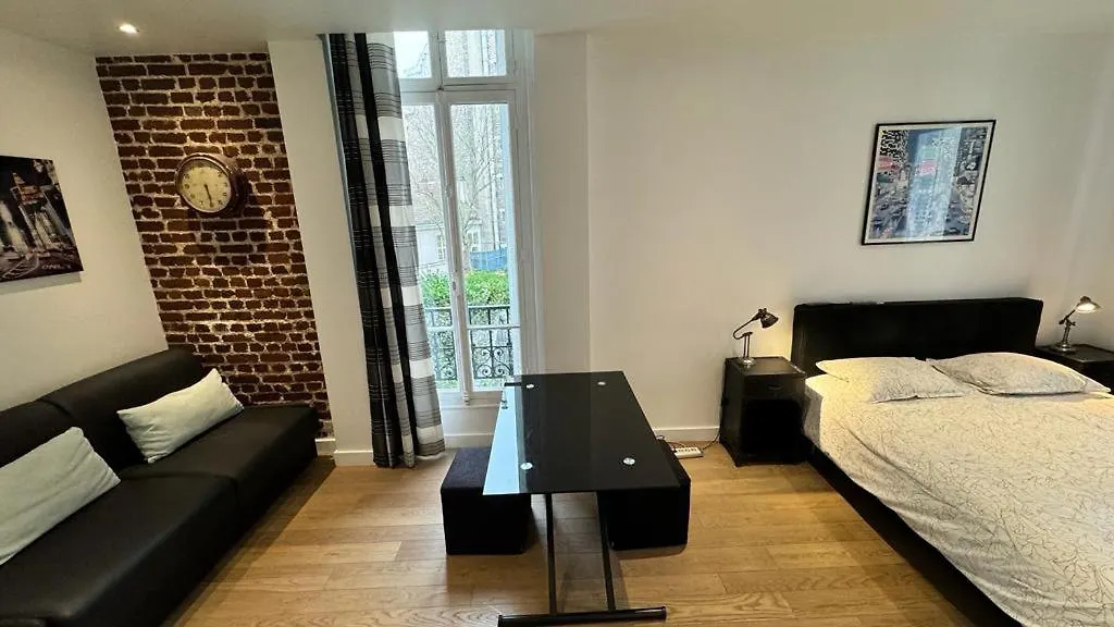 Gorgeous Eiffel Tower Apartment *